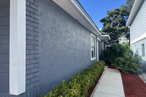 Villa ou maison à louer à Clearwater, Floride: 3 chambres, 148.83 m2 № 2431692 - photo 3
