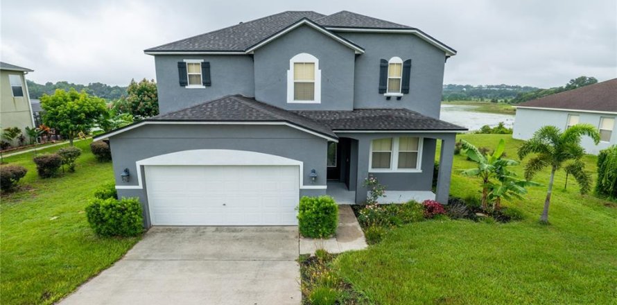 Casa en Clermont, Florida 3 dormitorios, 220.64 m2 № 1909399