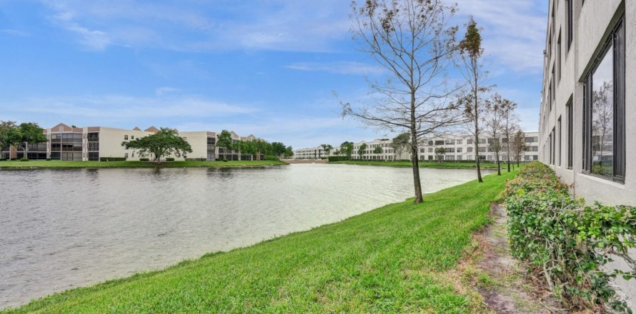 Condo in Tamarac, Florida, 2 bedrooms № 919845