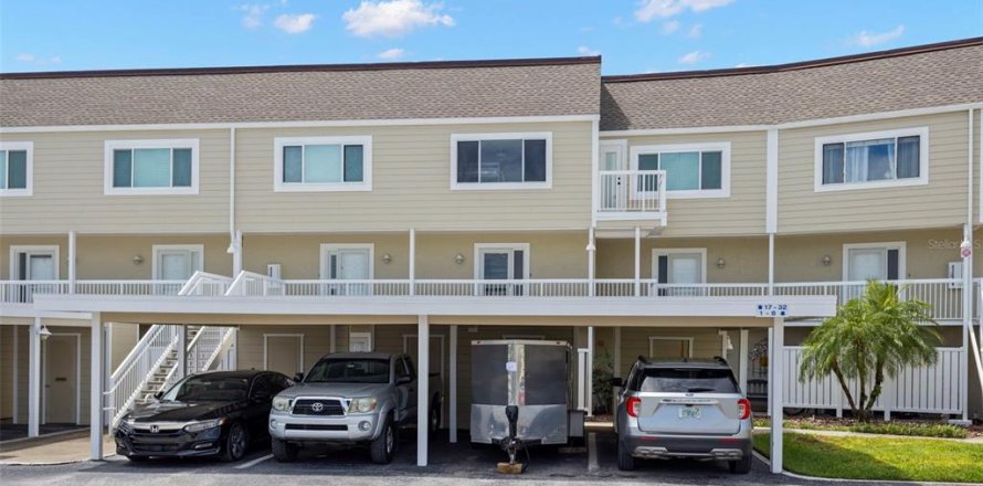 Condo à Dunedin, Floride, 2 chambres  № 2287353
