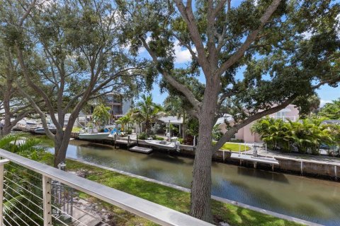Copropriété à vendre à Dunedin, Floride: 2 chambres, 119.84 m2 № 2287353 - photo 13