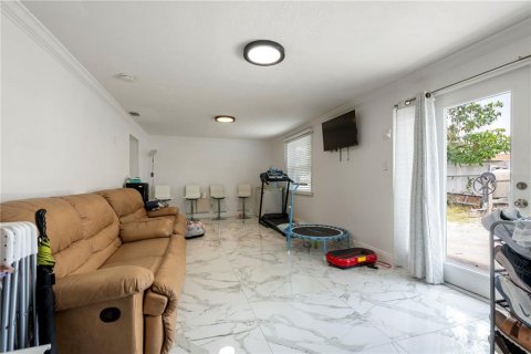 Villa ou maison à vendre à Tampa, Floride: 3 chambres, 155.98 m2 № 2403259 - photo 10