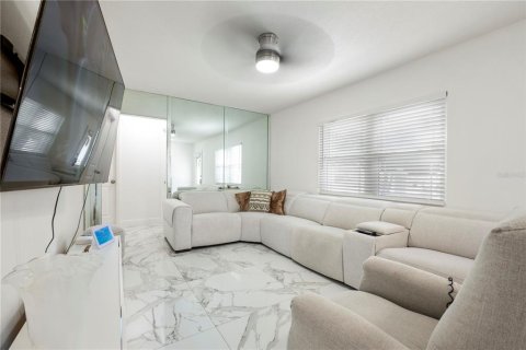 Villa ou maison à vendre à Tampa, Floride: 3 chambres, 155.98 m2 № 2403259 - photo 7