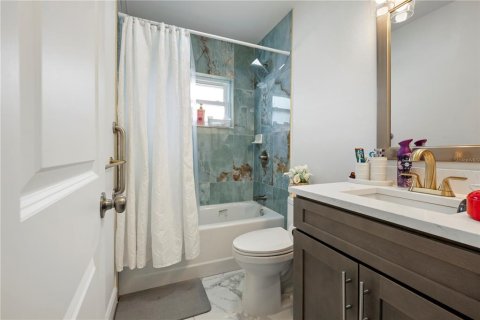 Villa ou maison à vendre à Tampa, Floride: 3 chambres, 155.98 m2 № 2403259 - photo 17