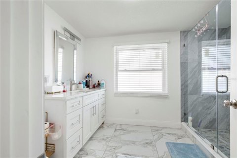 Villa ou maison à vendre à Tampa, Floride: 3 chambres, 155.98 m2 № 2403259 - photo 18
