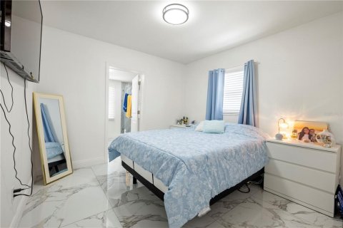 Villa ou maison à vendre à Tampa, Floride: 3 chambres, 155.98 m2 № 2403259 - photo 12