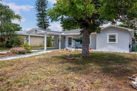 Villa ou maison à Tampa, Floride 3 chambres, 155.98 m2 № 2403259