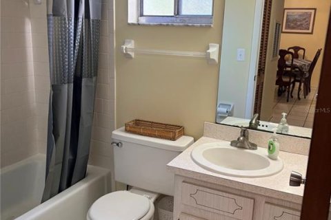 Condo in Bradenton, Florida, 2 bedrooms № 2145186 - photo 20