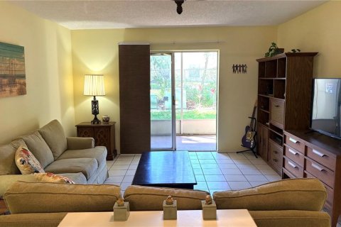 Condo in Bradenton, Florida, 2 bedrooms № 2145186 - photo 8