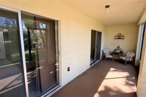 Condo in Bradenton, Florida, 2 bedrooms № 2145186 - photo 23