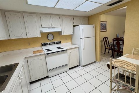 Condo in Bradenton, Florida, 2 bedrooms № 2145186 - photo 10