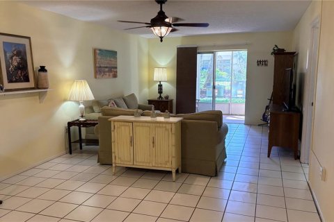 Condo in Bradenton, Florida, 2 bedrooms № 2145186 - photo 7