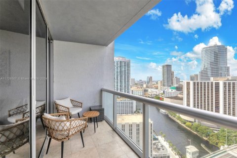 Condominio en venta en Miami, Florida, 1 dormitorio, 73.39 m2 № 1933856 - foto 5