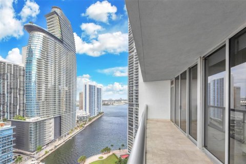 Condominio en venta en Miami, Florida, 1 dormitorio, 73.39 m2 № 1933856 - foto 3