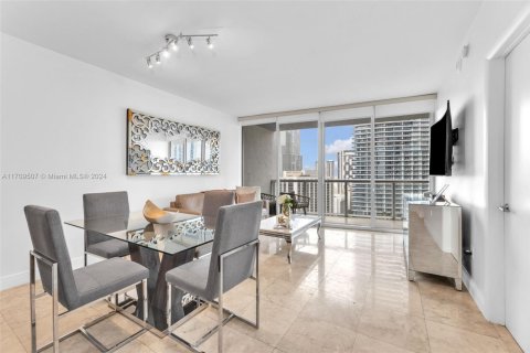 Condominio en venta en Miami, Florida, 1 dormitorio, 73.39 m2 № 1933856 - foto 10
