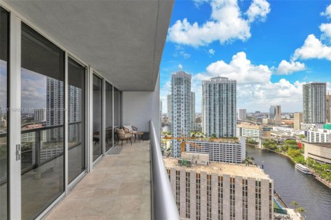 Condominio en venta en Miami, Florida, 1 dormitorio, 73.39 m2 № 1933856 - foto 4