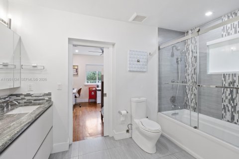 Купить виллу или дом в Корал-Гейблс, Флорида 5 спален, 274.9м2, № 2006489 - фото 18