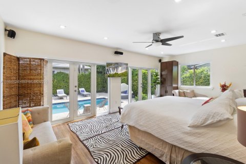 Купить виллу или дом в Корал-Гейблс, Флорида 5 спален, 274.9м2, № 2006489 - фото 13