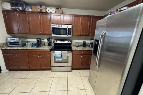 Condo in Doral, Florida, 2 bedrooms  № 1882151 - photo 6