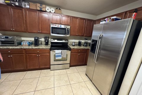 Condo in Doral, Florida, 2 bedrooms  № 1882151 - photo 5