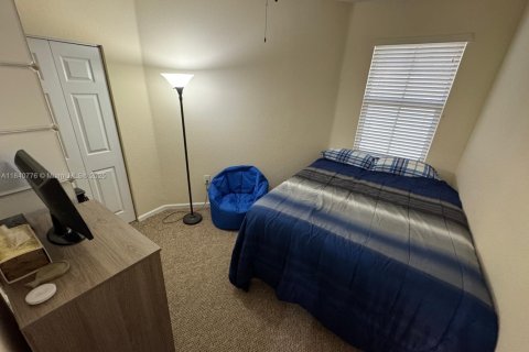 Condo in Doral, Florida, 2 bedrooms  № 1882151 - photo 11