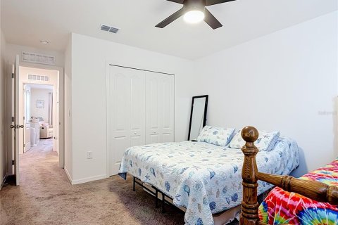 House in Davenport, Florida 4 bedrooms, 255.95 sq.m. № 2393795 - photo 16