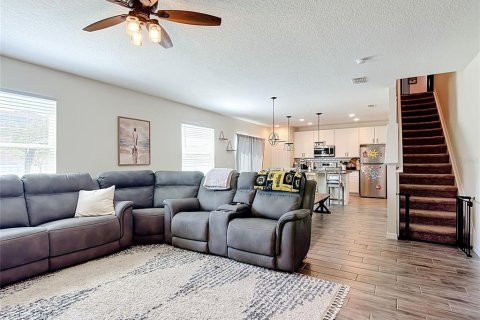 House in Davenport, Florida 4 bedrooms, 255.95 sq.m. № 2393795 - photo 7