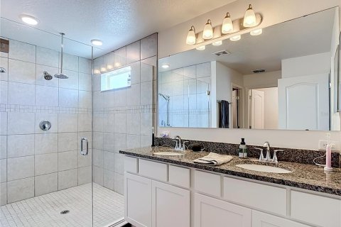 House in Davenport, Florida 4 bedrooms, 255.95 sq.m. № 2393795 - photo 18