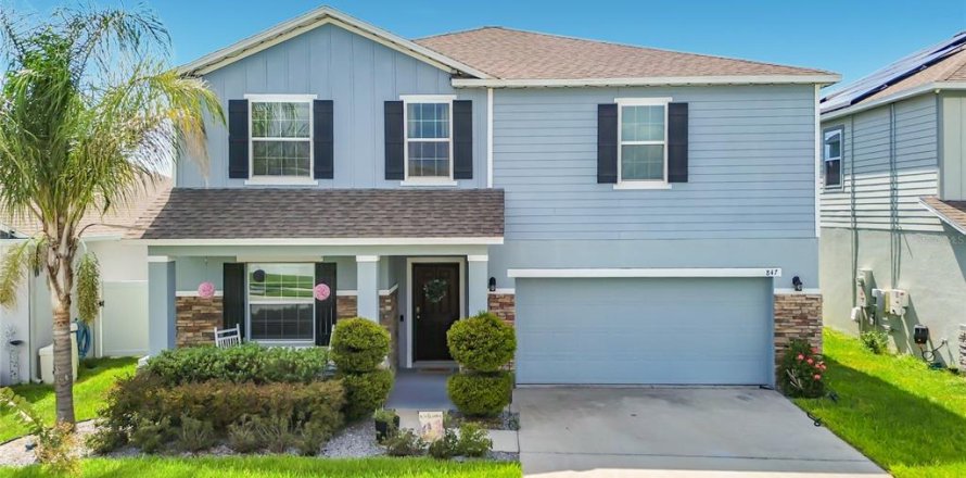House in Davenport, Florida 4 bedrooms, 255.95 sq.m. № 2393795