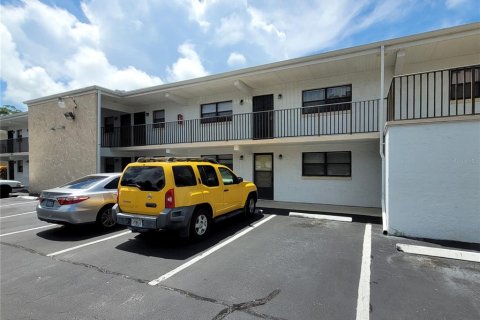 Condo in Daytona Beach, Florida, 1 bedroom  № 1514217 - photo 1