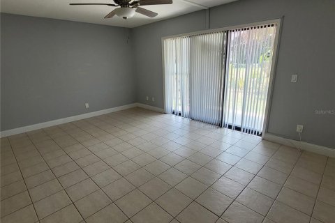 Condo in Daytona Beach, Florida, 1 bedroom  № 1514217 - photo 6