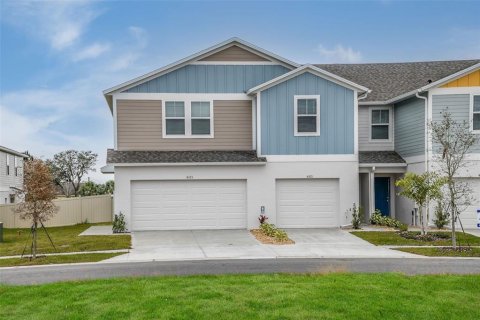Townhouse in Haines City, Florida 4 bedrooms, 173.36 sq.m. № 1785657 - photo 1