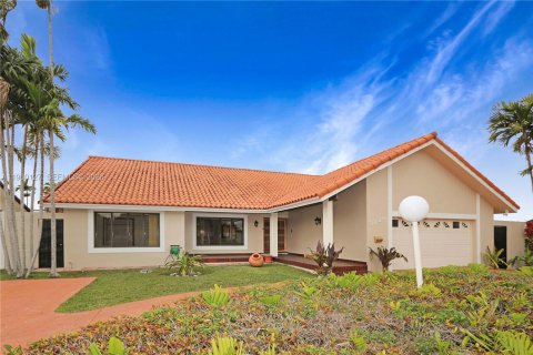 Villa ou maison à louer à Miami, Floride: 3 chambres, 270.35 m2 № 2022240 - photo 3