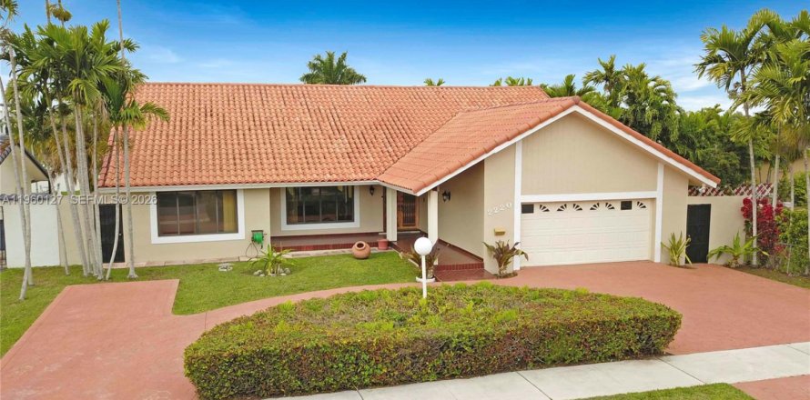 Villa ou maison à Miami, Floride 3 chambres, 270.35 m2 № 2022240