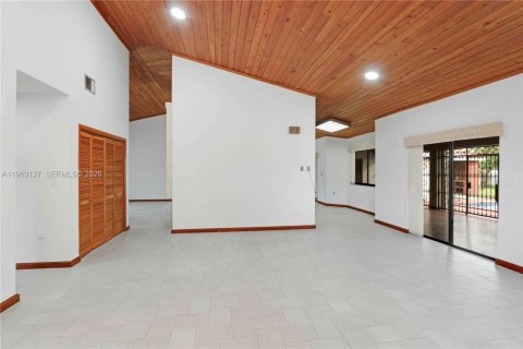 Villa ou maison à louer à Miami, Floride: 3 chambres, 270.35 m2 № 2022240 - photo 7