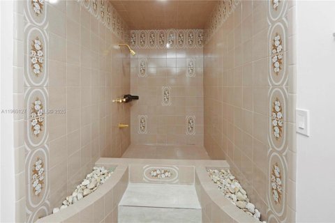 Villa ou maison à louer à Miami, Floride: 3 chambres, 270.35 m2 № 2022240 - photo 15