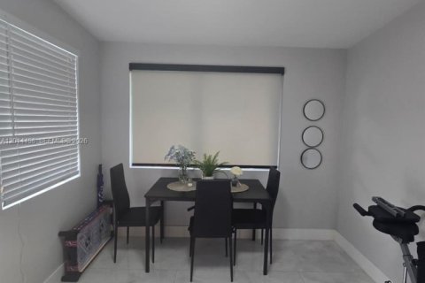 Commercial property in Miami, Florida 1 bedroom, 146.23 sq.m. № 2076436 - photo 10