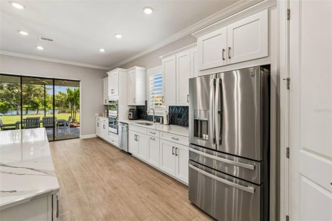 House in Poinciana, Florida 3 bedrooms, 291.25 sq.m. № 2396354 - photo 21