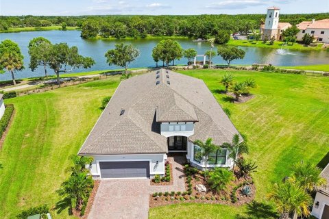 House in Poinciana, Florida 3 bedrooms, 291.25 sq.m. № 2396354 - photo 2