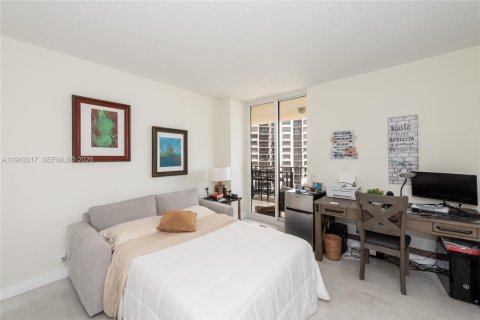 Copropriété à louer à Miami, Floride: 2 chambres, 114.18 m2 № 1999573 - photo 24