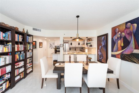 Copropriété à louer à Miami, Floride: 2 chambres, 114.18 m2 № 1999573 - photo 8