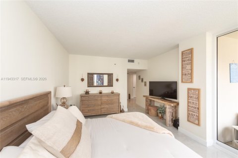 Copropriété à louer à Miami, Floride: 2 chambres, 114.18 m2 № 1999573 - photo 17