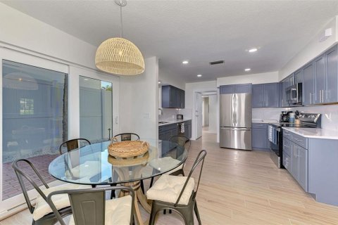 Casa en alquiler en Sarasota, Florida, 4 dormitorios, 198.25 m2 № 1912882 - foto 10