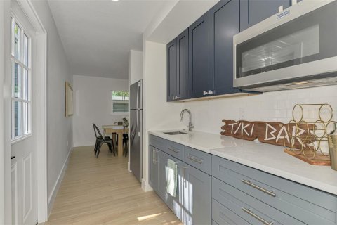 Casa en alquiler en Sarasota, Florida, 4 dormitorios, 198.25 m2 № 1912882 - foto 27