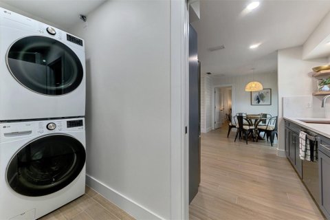 Casa en alquiler en Sarasota, Florida, 4 dormitorios, 198.25 m2 № 1912882 - foto 24