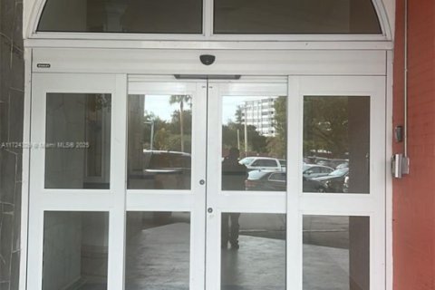Condominio en venta en Miami, Florida, 1 dormitorio, 74.41 m2 № 1474794 - foto 13
