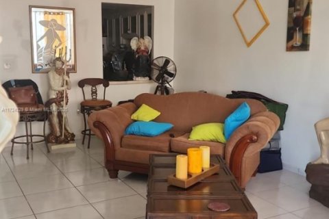 Condominio en venta en Miami, Florida, 1 dormitorio, 74.41 m2 № 1474794 - foto 1