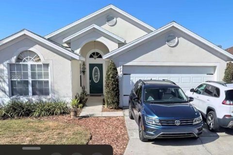 Casa en venta en Davenport, Florida, 4 dormitorios № 1935592 - foto 1