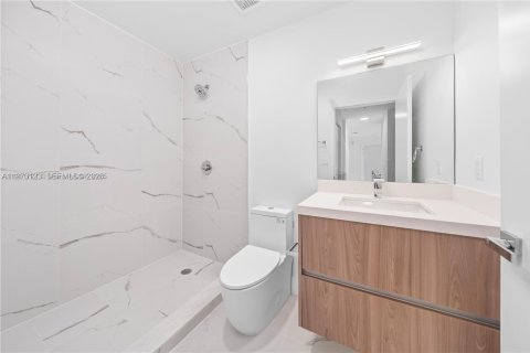 Condo in Miami, Florida, 4 bedrooms  № 2034038 - photo 14