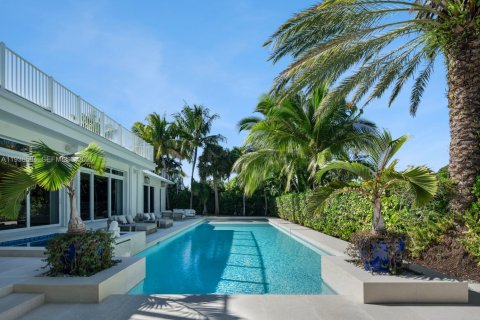 House in Miami, Florida 6 bedrooms, 672.33 sq.m. № 1995276 - photo 7